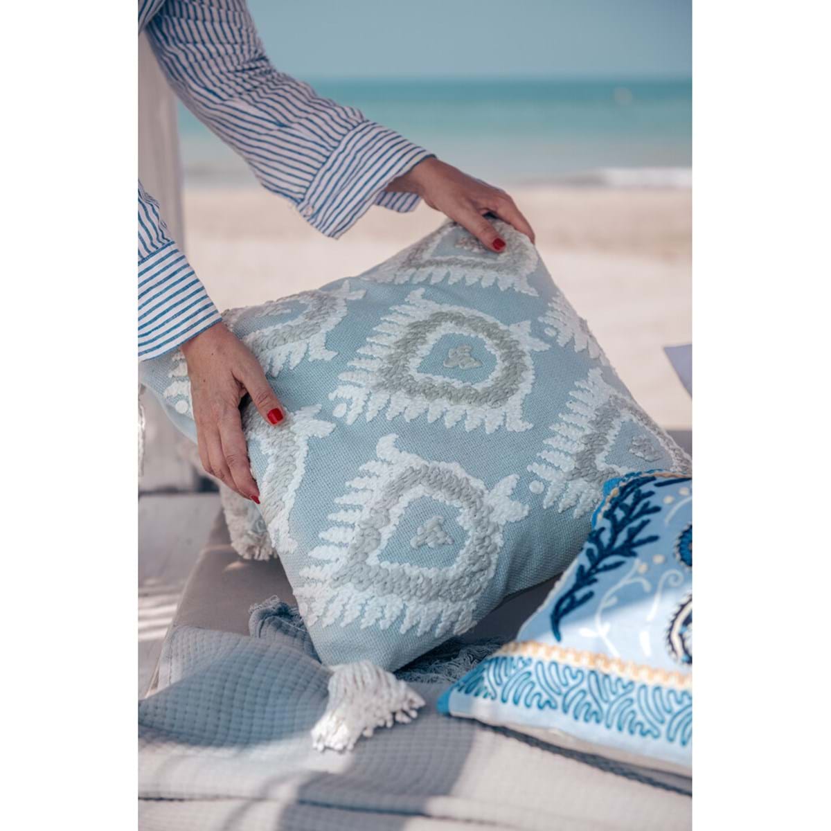 CUSCINO RICAMATO CON NAPPE "VISTA MARE" di BLANC MARICLO'