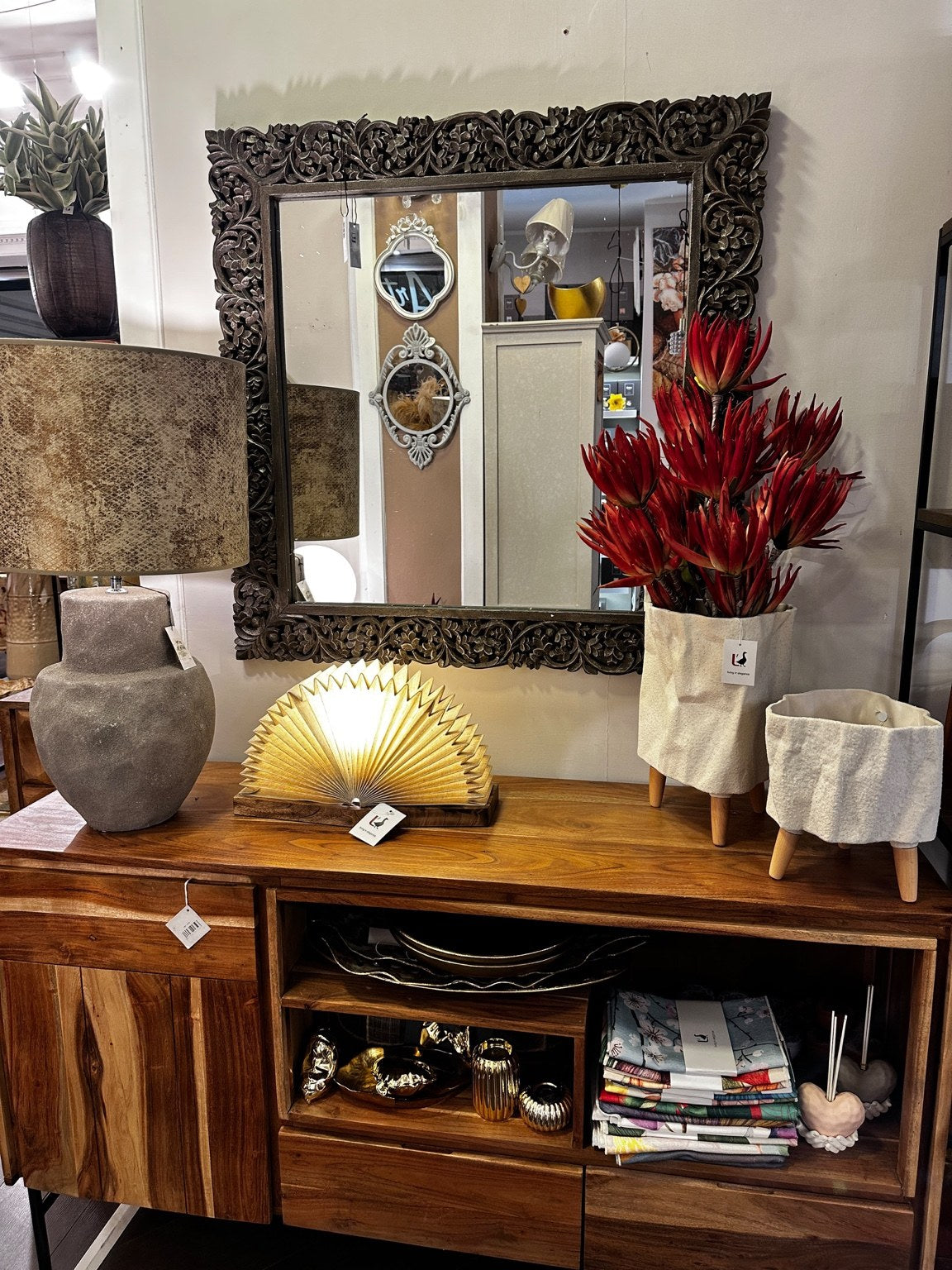 Dettaglio dello showroom Artikasa Living a Fondi